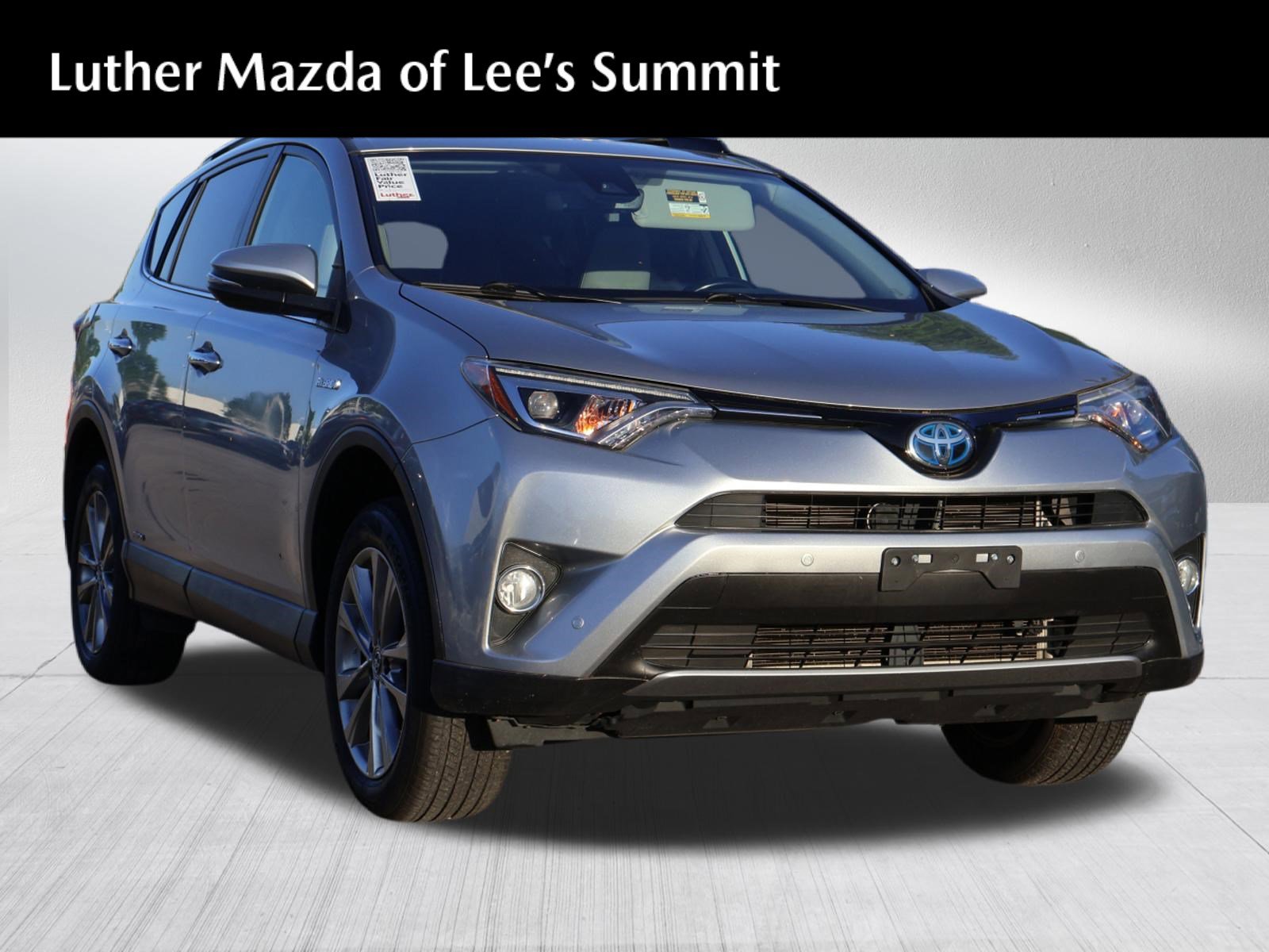 Used 2018 Toyota RAV4 Limited image 1