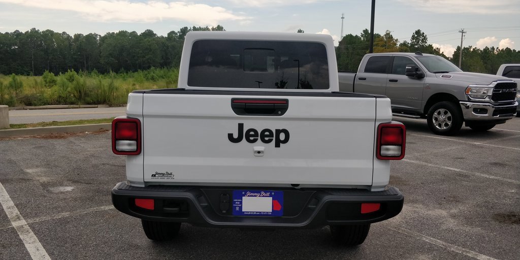 New 2025 Jeep Gladiator Sport image 18