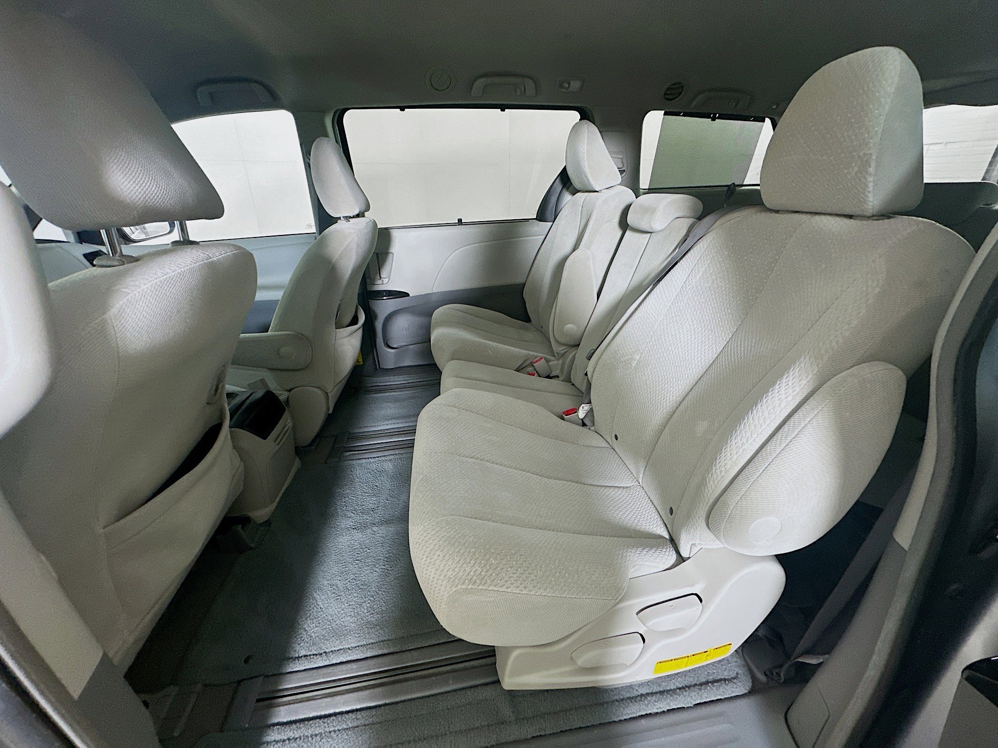 Used 2011 Toyota Sienna LE FWD image 26