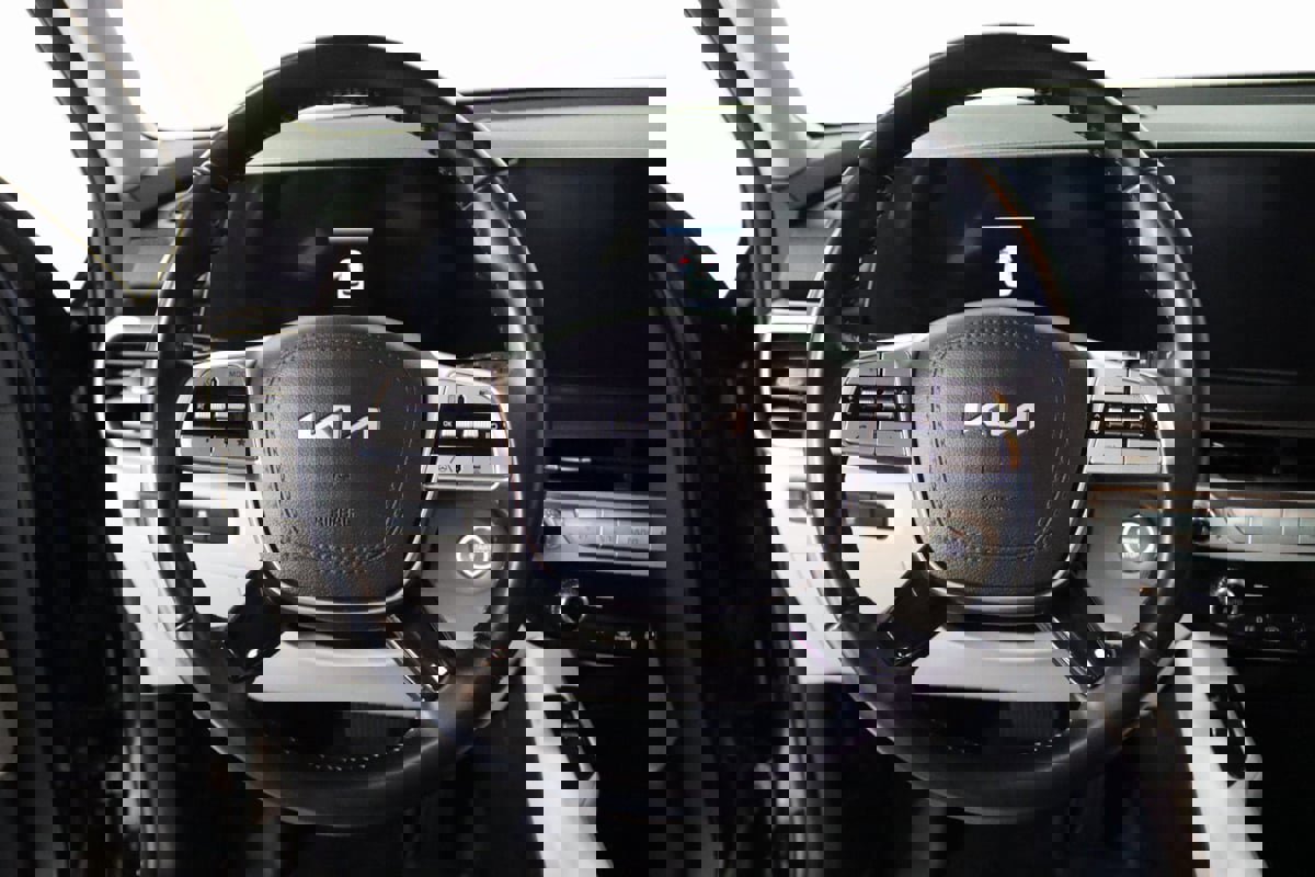 Used 2023 Kia Telluride S image 39