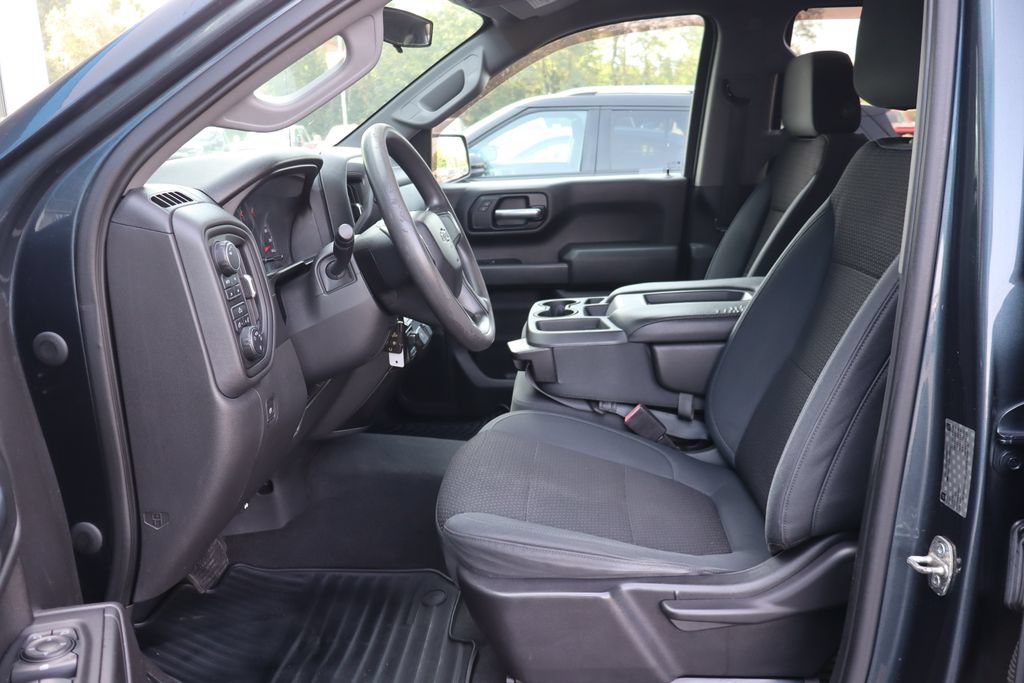 Used 2019 Chevrolet Silverado 1500 Custom Trail Boss w/ Custom Convenience Package AWD/4WD image 4