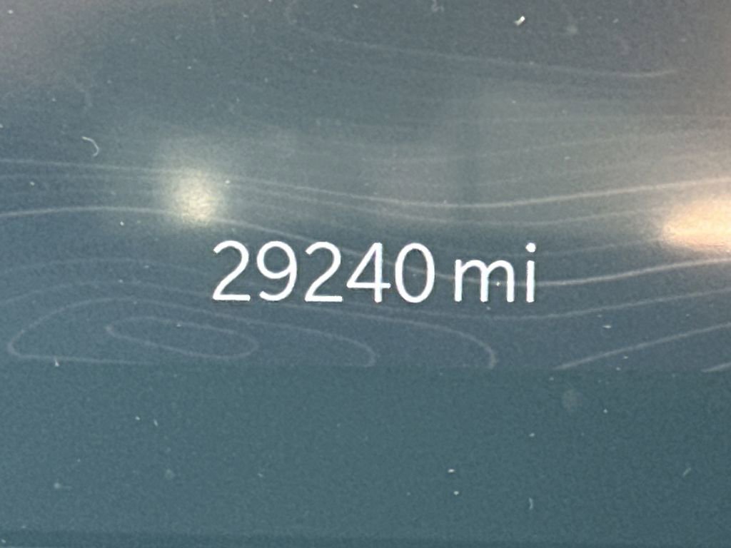 Used 2023 Jeep Grand Cherokee L Limited w/ Black Appearance Package image 31