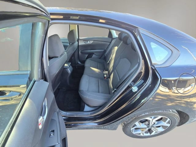 Used 2021 Kia Forte LXS FWD image 11