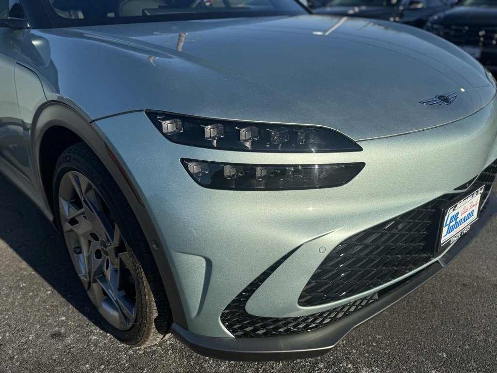 Used 2023 Genesis GV60 Performance image 12