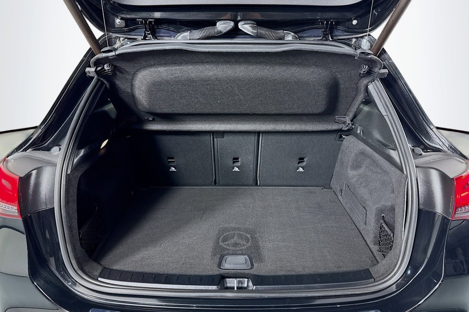 Certified 2022 Mercedes-Benz GLA 250 4MATIC w/ Premium Package image 22