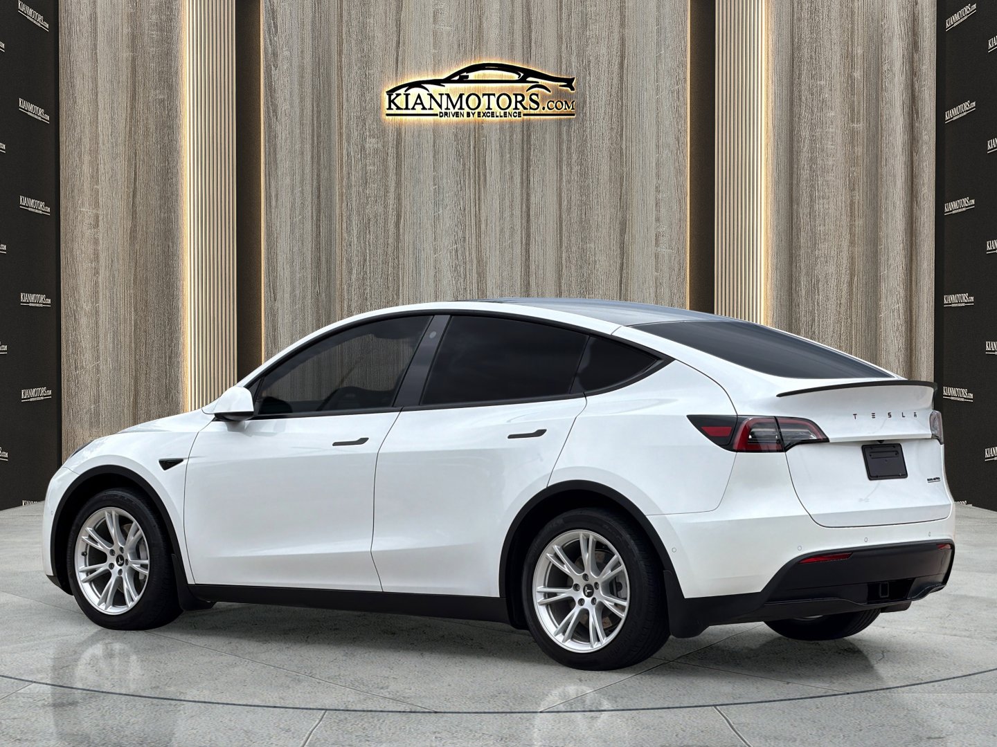 Used 2021 Tesla Model Y Long Range AWD/4WD image 9