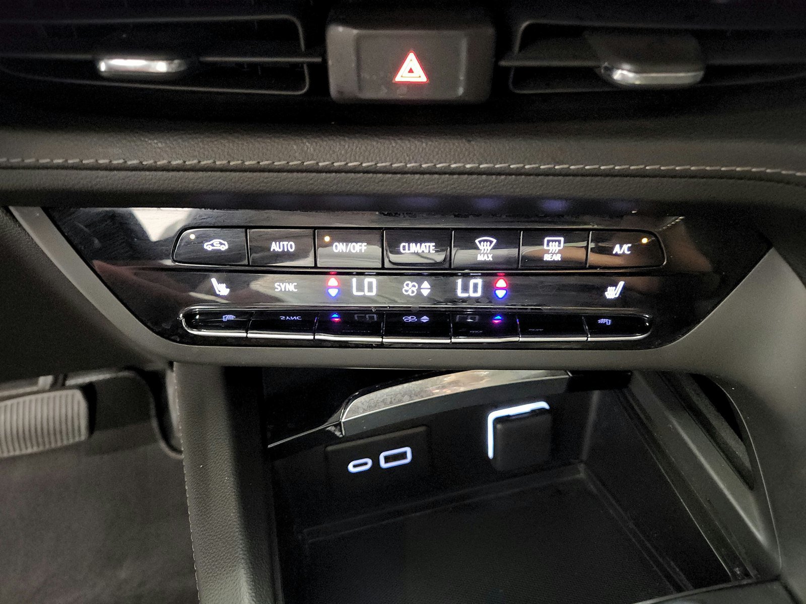 Used 2023 Buick Envision Essence FWD image 39
