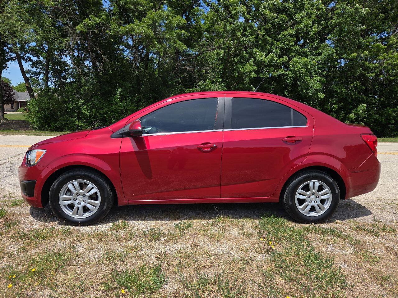 Used 2014 Chevrolet Sonic LT FWD image 2