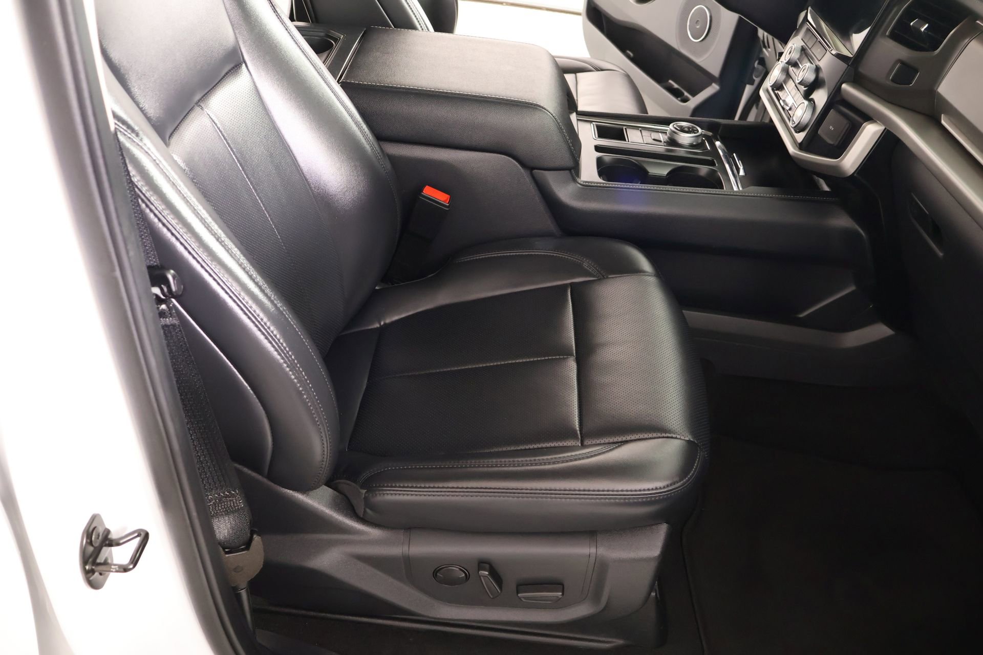 Used 2024 Ford Expedition Max XLT image 15