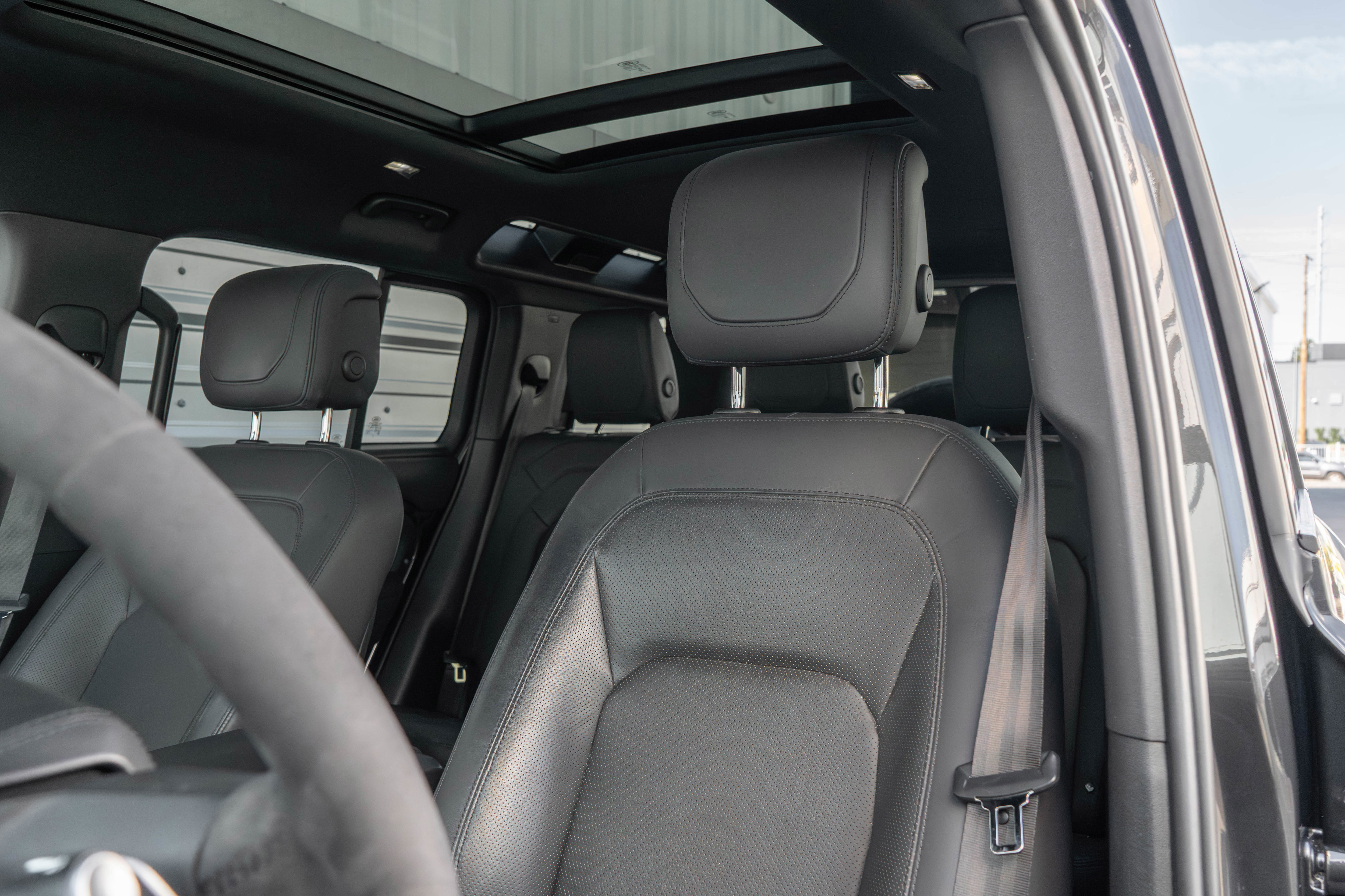 Used 2023 Land Rover Defender 110 Carpathian Edition image 8