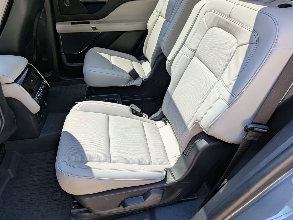 Used 2025 Lincoln Aviator Reserve w/ Illumination Package AWD/4WD image 29