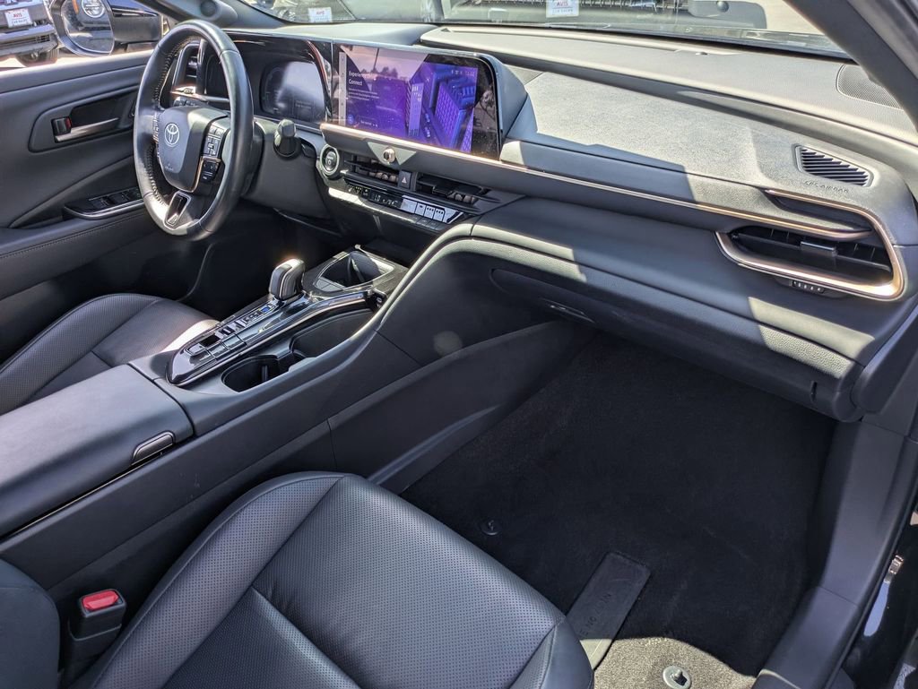 Used 2024 Toyota Crown Limited image 30