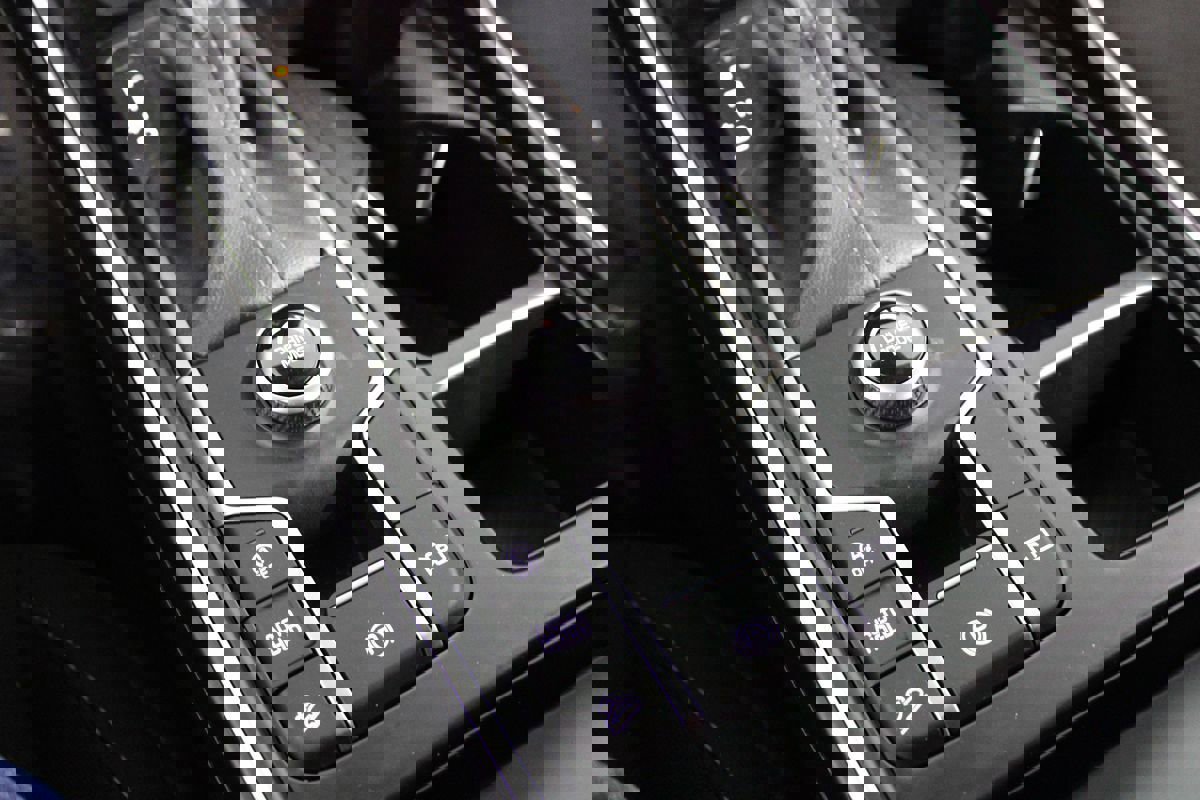 Used 2025 Kia Sorento LX image 20