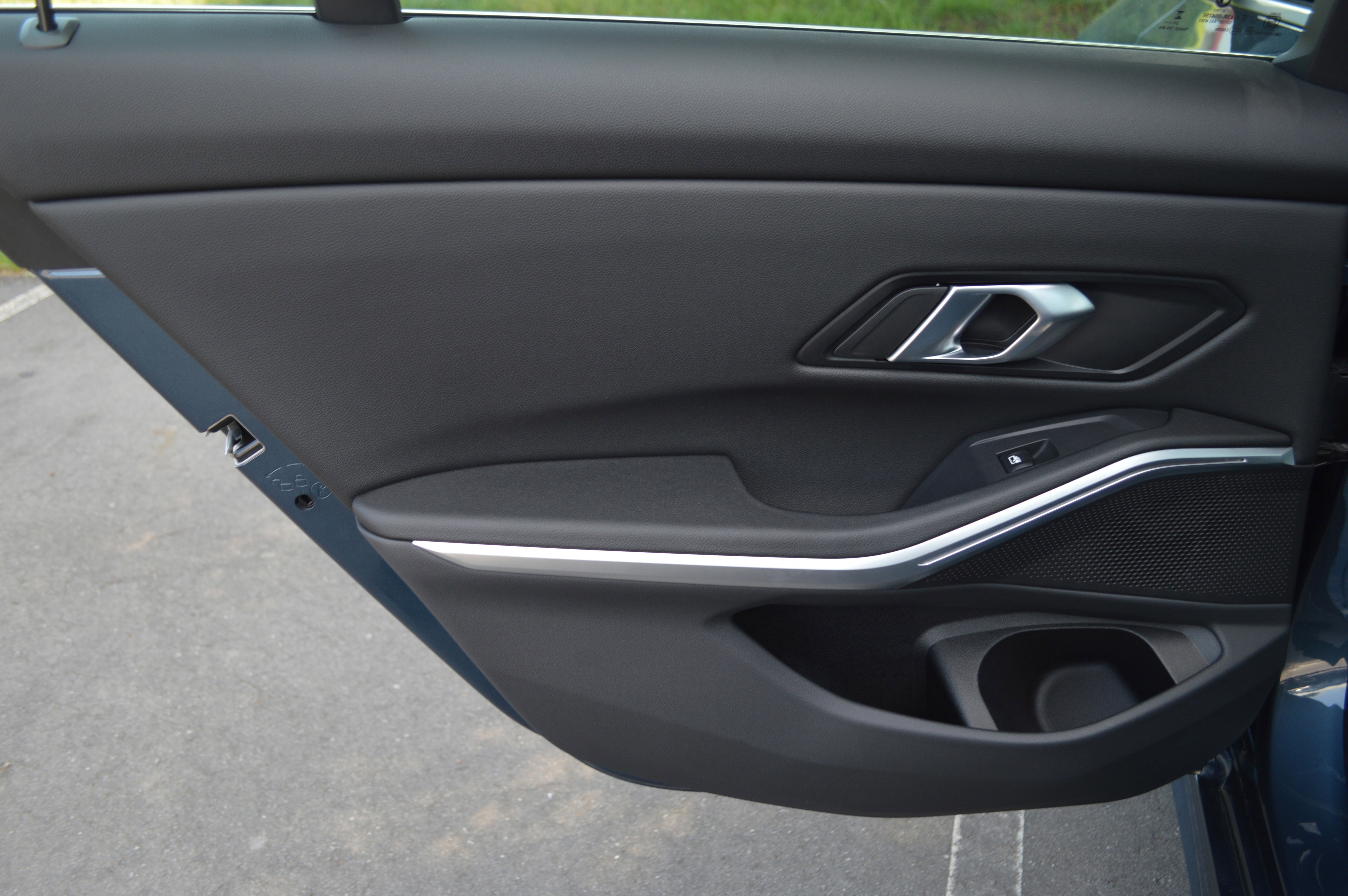 Certified 2025 BMW 330i Sedan RWD image 28
