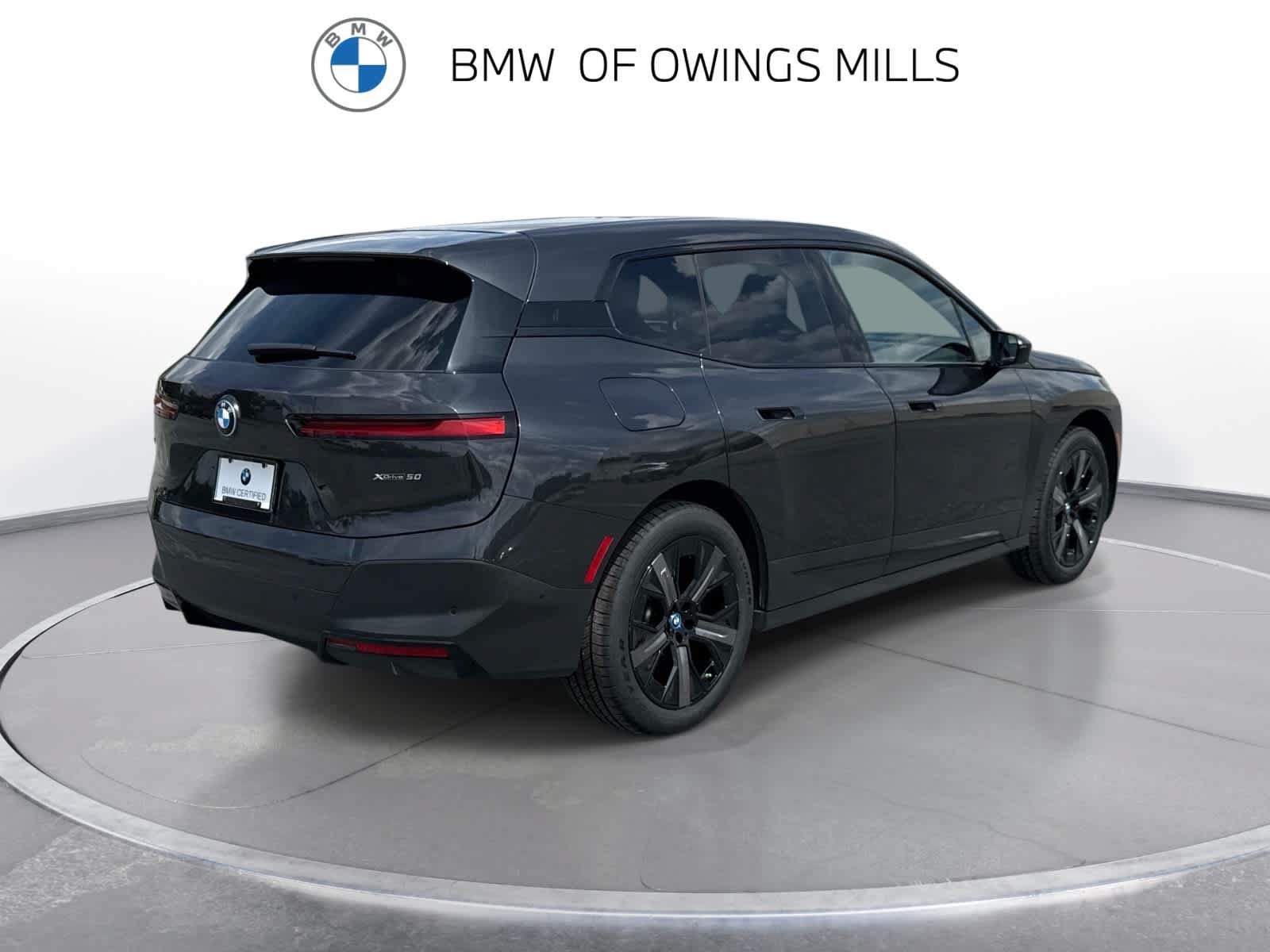Used 2024 BMW iX xDrive50 w/ Premium Package AWD/4WD image 9