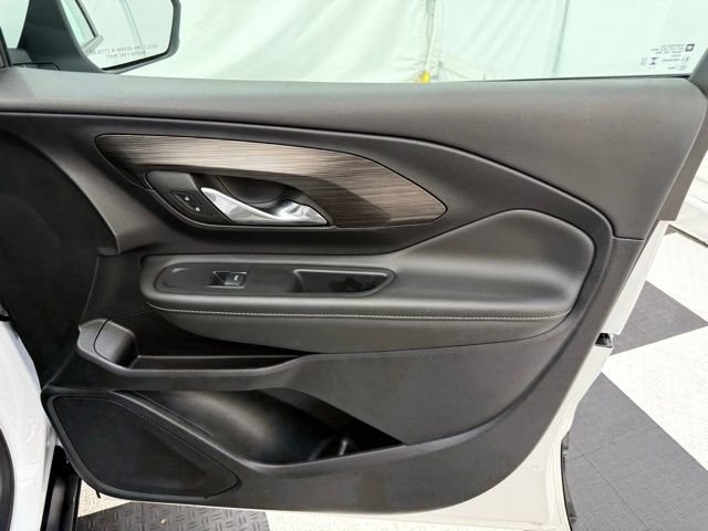 Used 2024 GMC Terrain SLE image 18