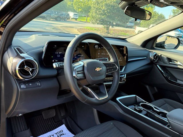 Used 2026 Chevrolet Equinox LT w/ LPO, Floor Liner Package FWD image 16