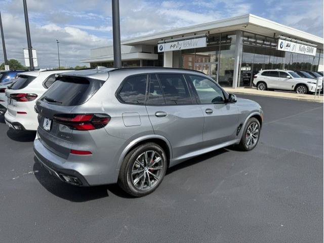 Used 2026 BMW X5 xDrive40i w/ M Sport Package AWD/4WD image 2