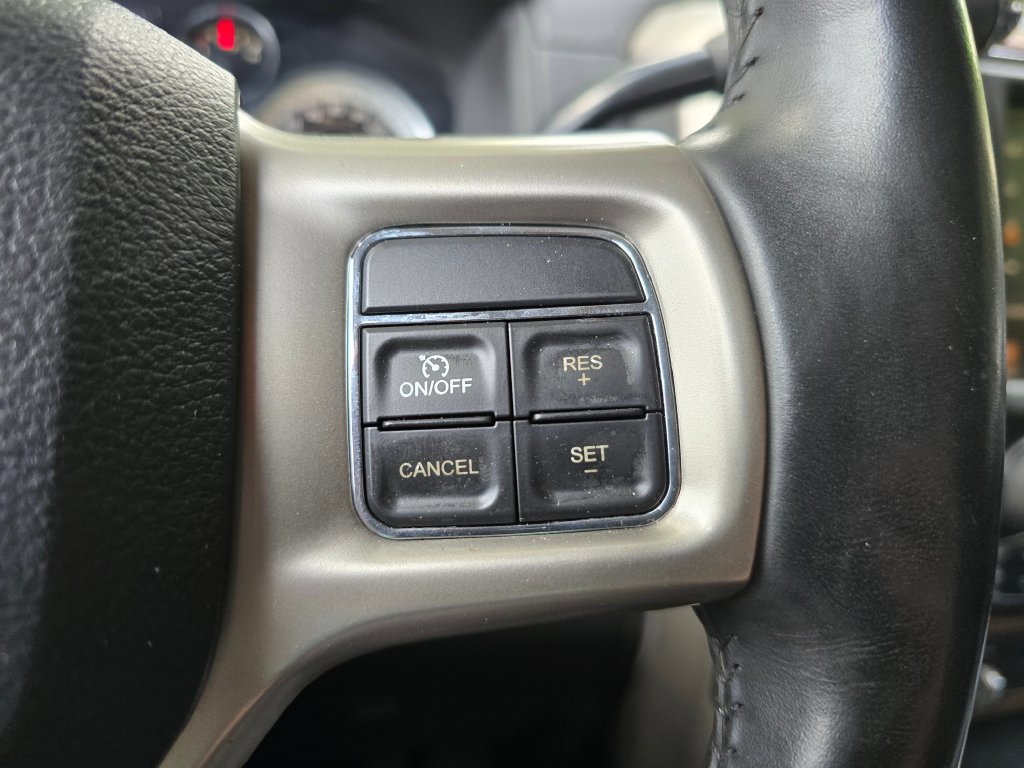 Used 2016 RAM 3500 Laramie w/ Convenience Group AWD/4WD image 27