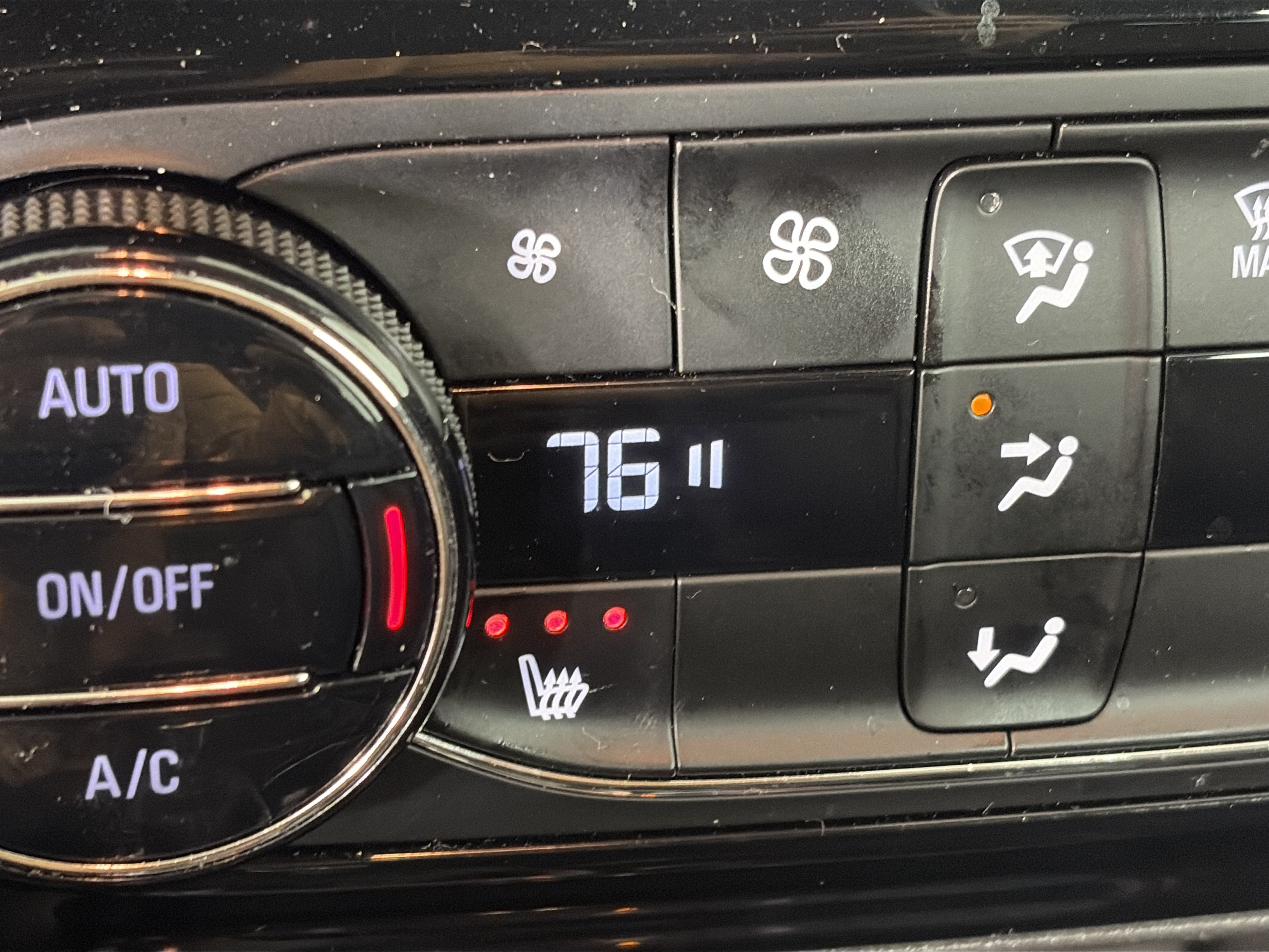 Used 2020 Buick Encore GX Essence FWD image 22