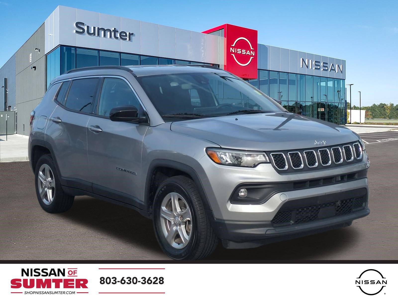 Used 2024 Jeep Compass Latitude AWD/4WD image 1