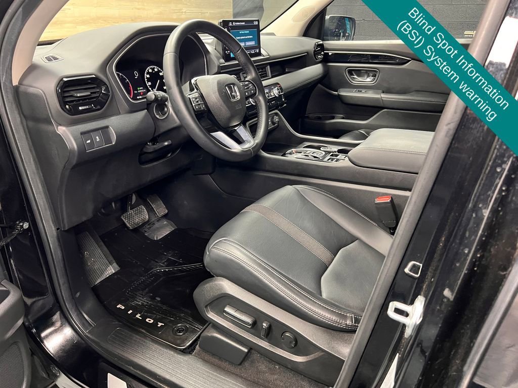 Used 2025 Honda Pilot EX-L image 3