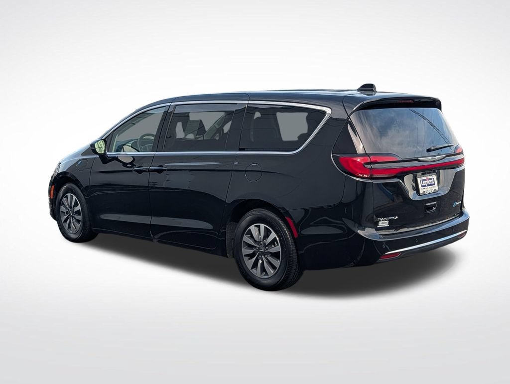 Used 2023 Chrysler Pacifica Touring-L FWD image 9