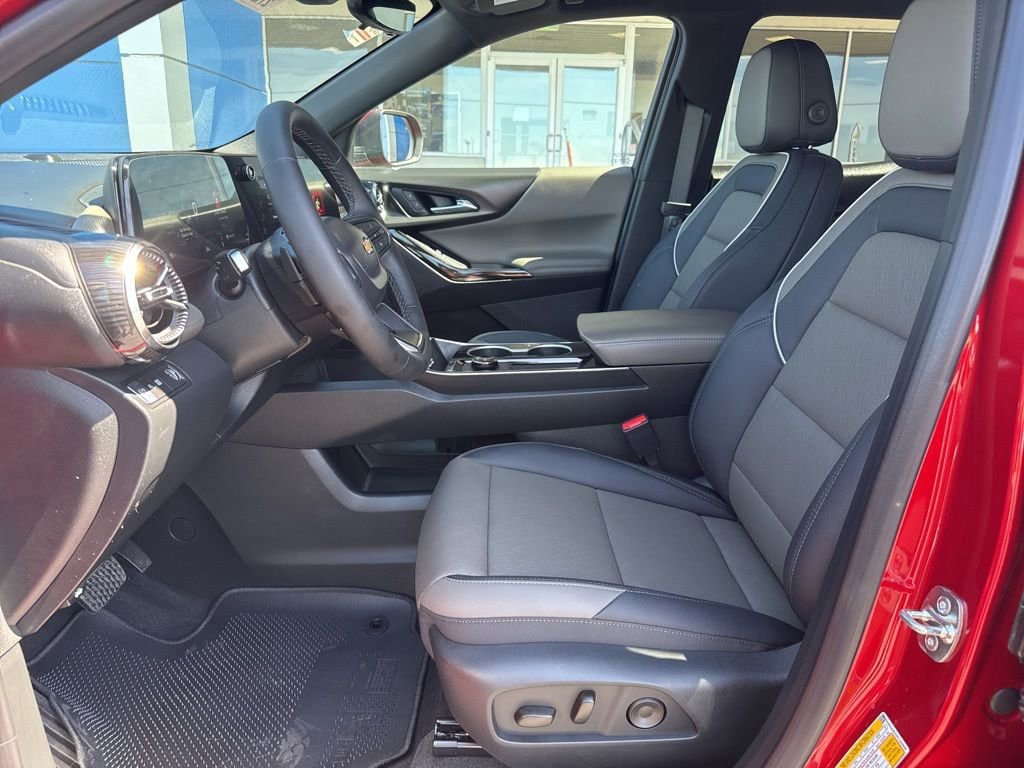 New 2026 Chevrolet Equinox LT w/ Convenience Package II FWD image 15