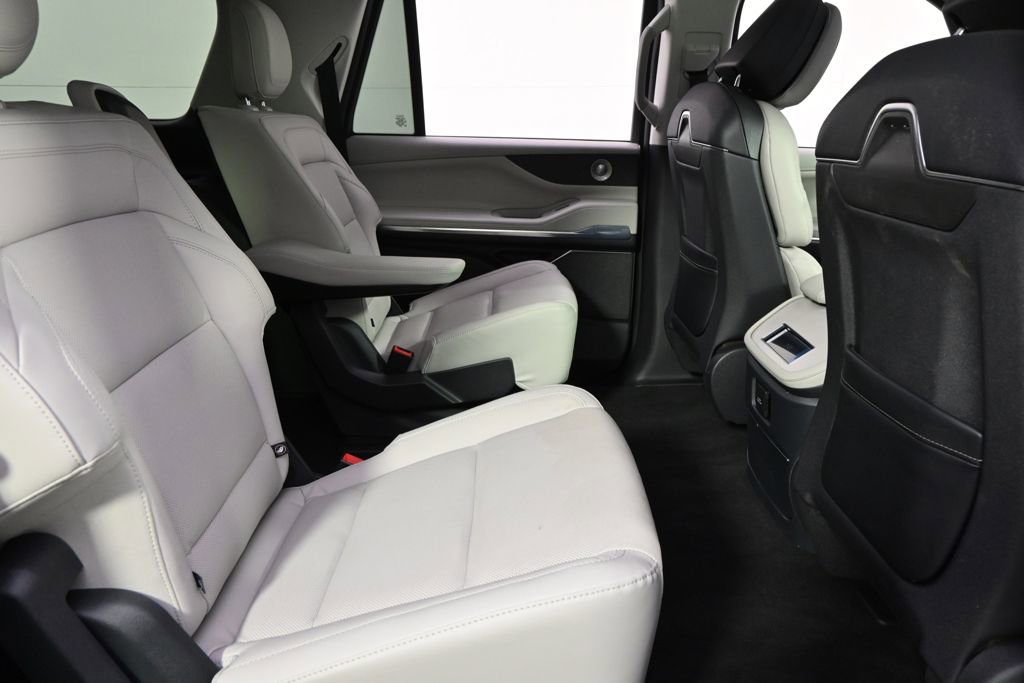 New 2026 Lincoln Navigator L Reserve w/ Jet Appearance Package image 18