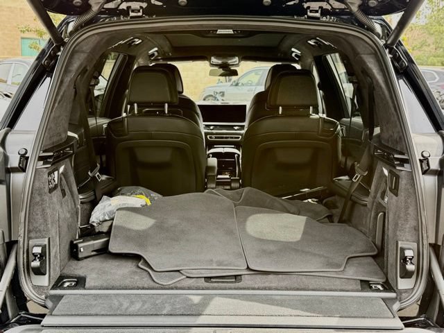 Used 2026 BMW X7 xDrive40i w/ M Sport Package AWD/4WD image 16