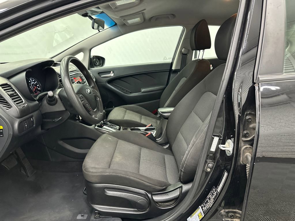 Used 2017 Kia Forte LX image 7