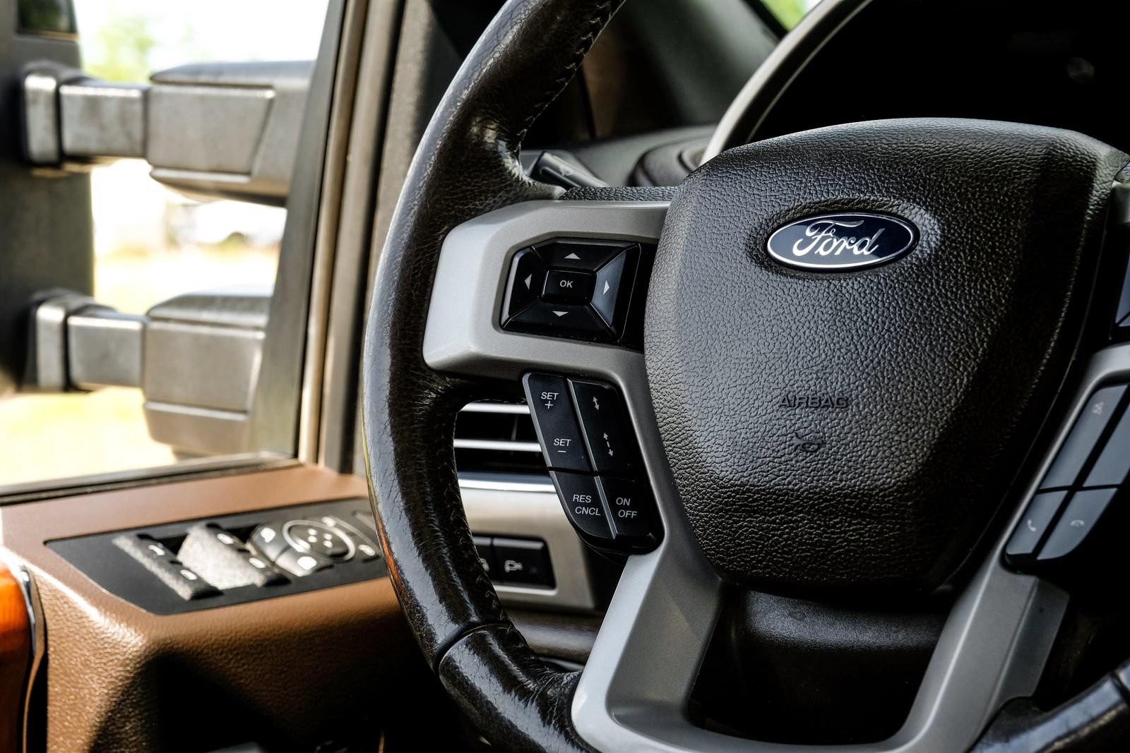 Used 2019 Ford F250 King Ranch w/ King Ranch Ultimate Package AWD/4WD image 14