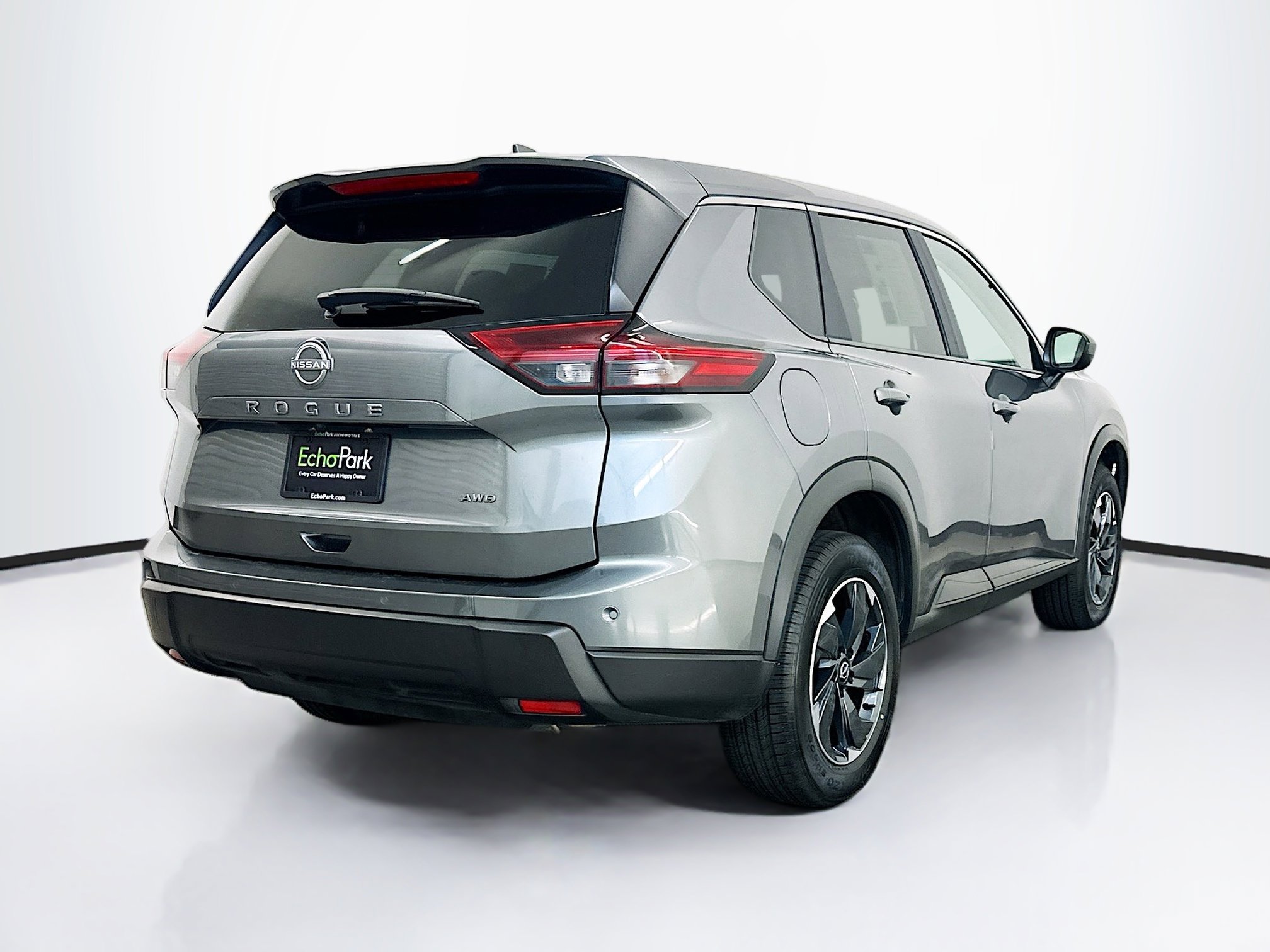 Used 2025 Nissan Rogue SV image 9