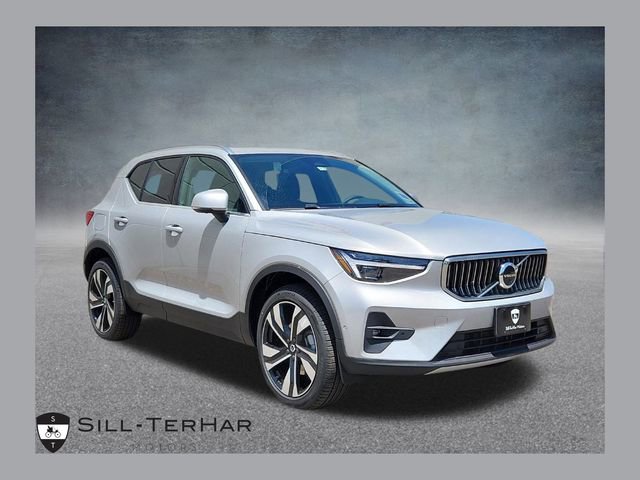 New 2025 Volvo XC40 B5 Ultra w/ Climate Package