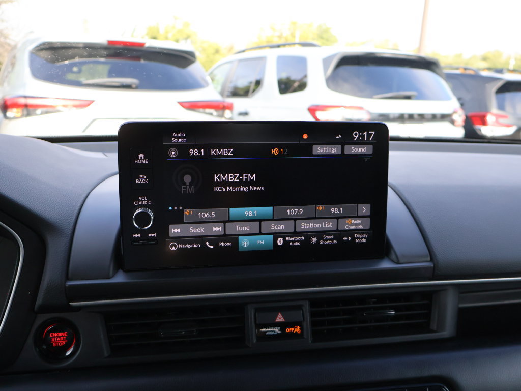 Certified 2025 Honda Pilot Black Edition image 22