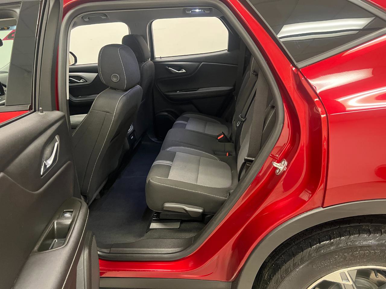 Used 2025 Chevrolet Blazer LT image 30