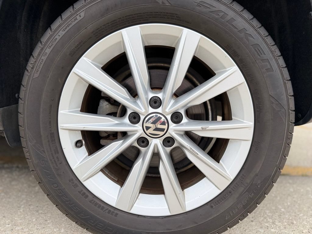 Used 2017 Volkswagen Tiguan S AWD/4WD image 10