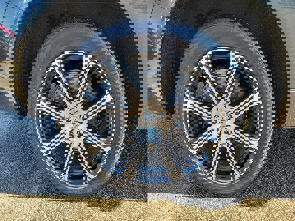 Used 2018 Volvo XC60 T6 Inscription w/ Luxury Seat Package image 5