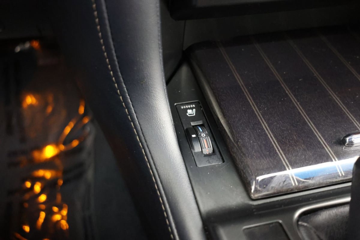 Used 2023 Lexus GX 460 Premium w/ Accessory Package AWD/4WD image 9