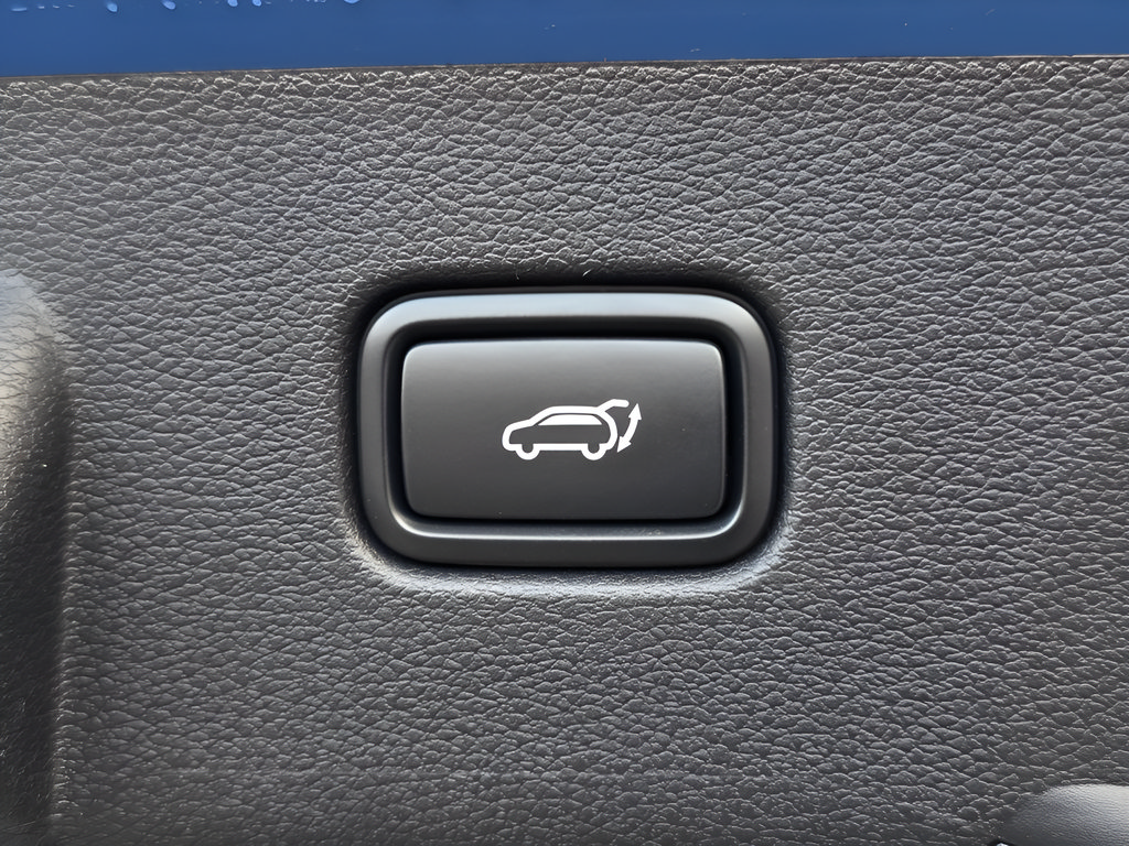 Used 2026 Kia Sportage EX FWD image 11