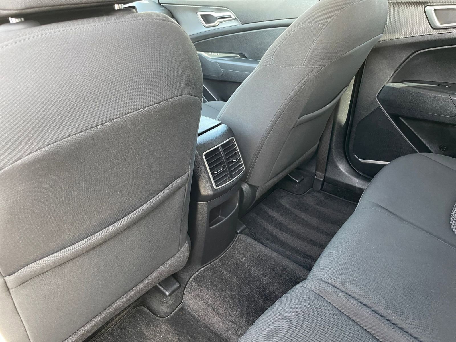 Used 2025 Kia Sportage LX FWD image 22