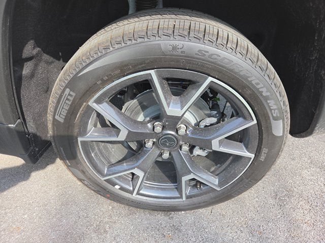 Used 2026 Jeep Cherokee Overland w/ Advanced Pro Tech Group AWD/4WD image 20
