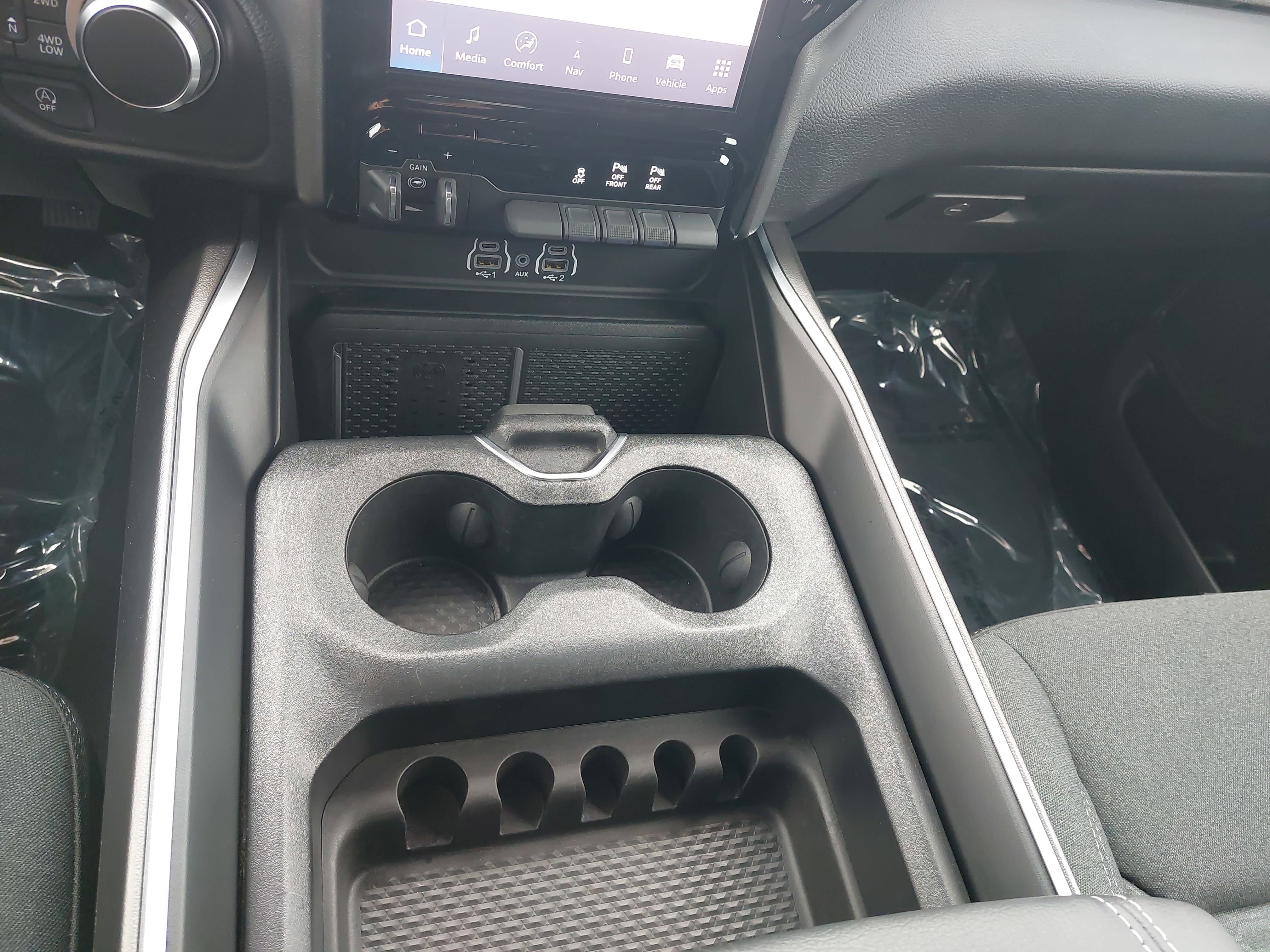 Used 2025 RAM 1500 Big Horn AWD/4WD image 26
