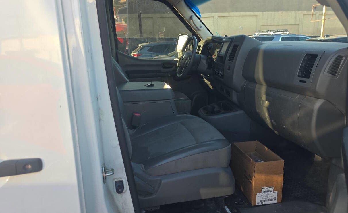 Used 2021 Nissan NV 2500 SV image 8