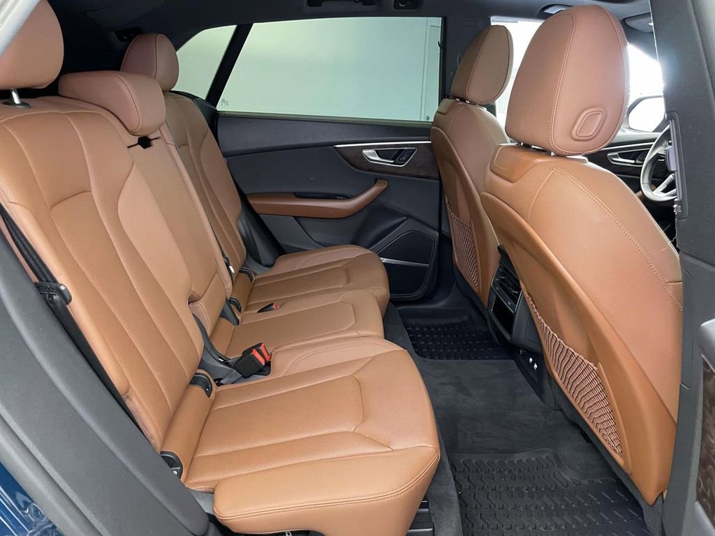Used 2020 Audi Q8 Prestige w/ Prestige Package image 22
