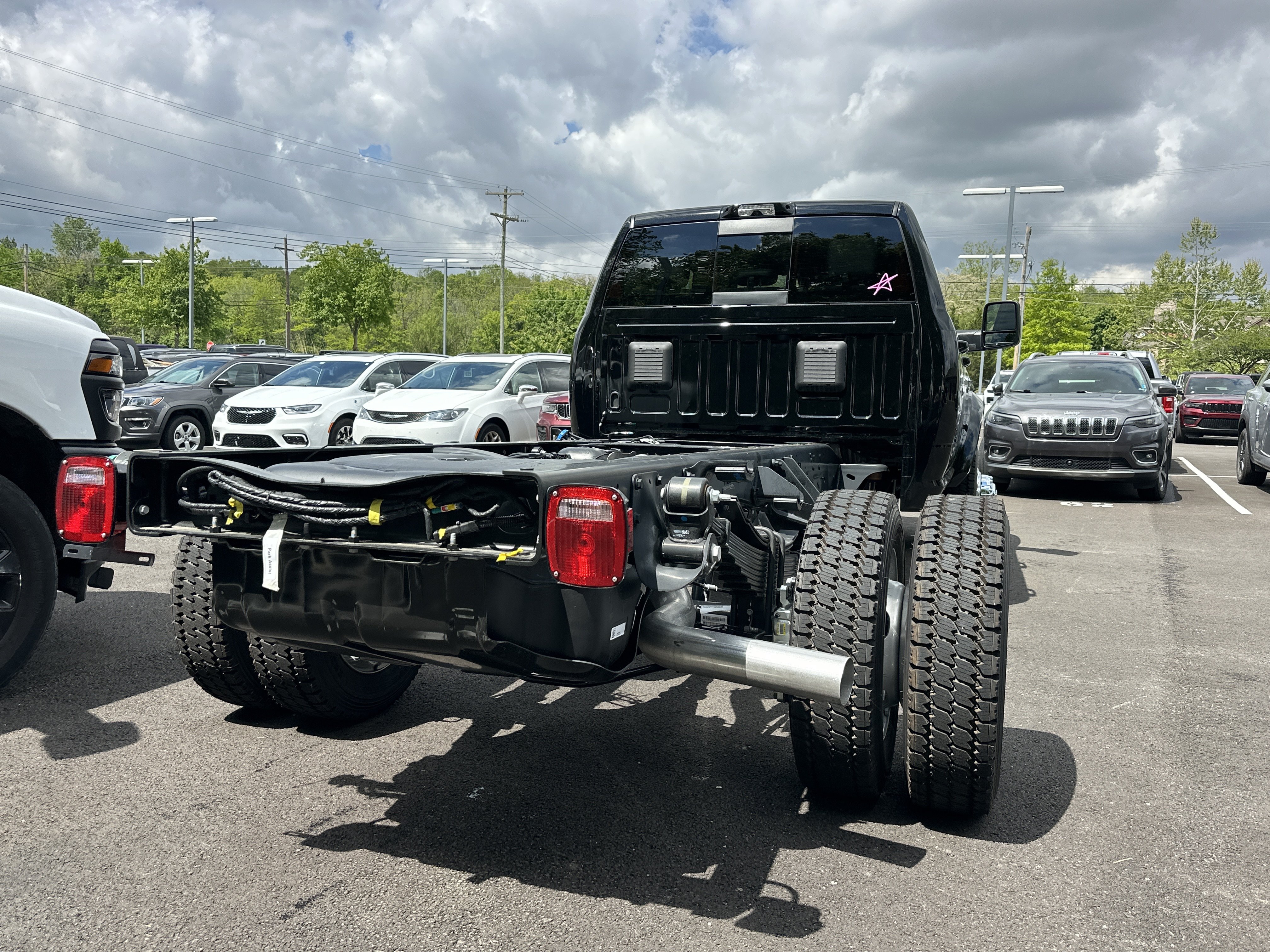 New 2026 RAM 5500 4x4 Crew Cab w/ Laramie Trim Package image 15