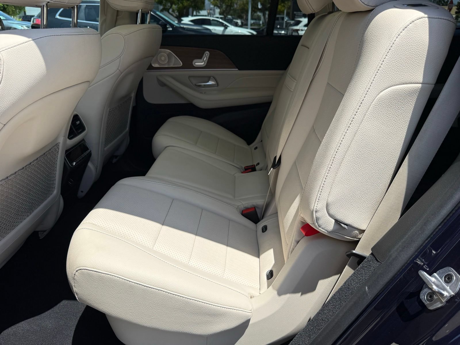 Used 2022 Mercedes-Benz GLS 450 4MATIC image 45
