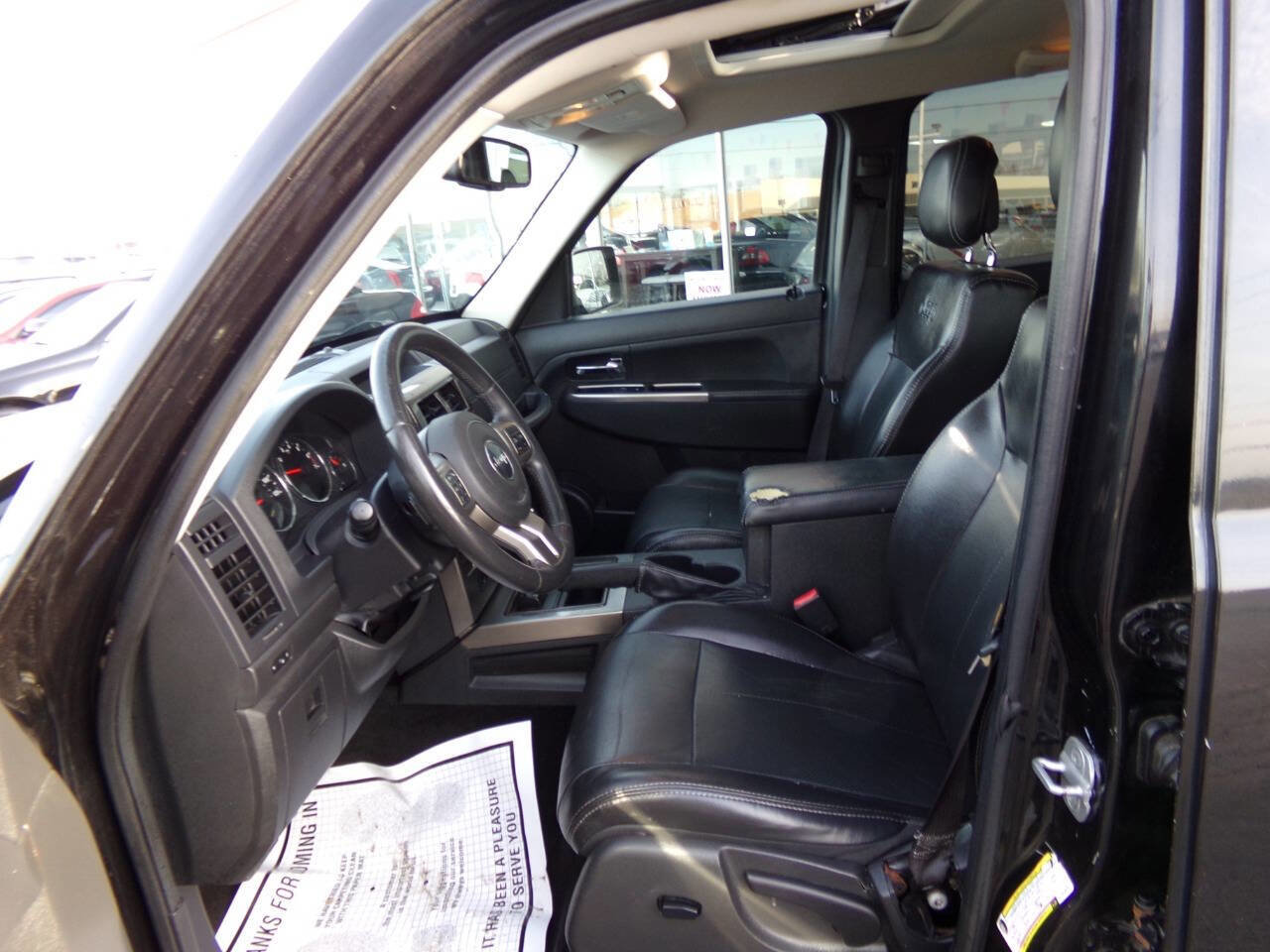 Used 2012 Jeep Liberty Limited Jet w/ Comfort/Convenience Group image 9