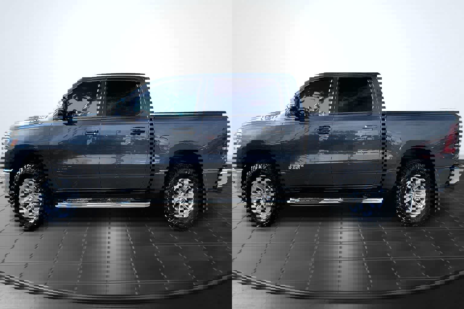 Used 2024 RAM 1500 Laramie image 3