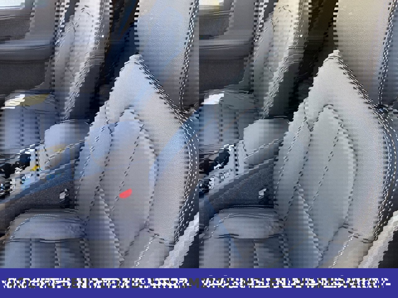 Certified 2025 Volvo XC40 B5 Core image 27